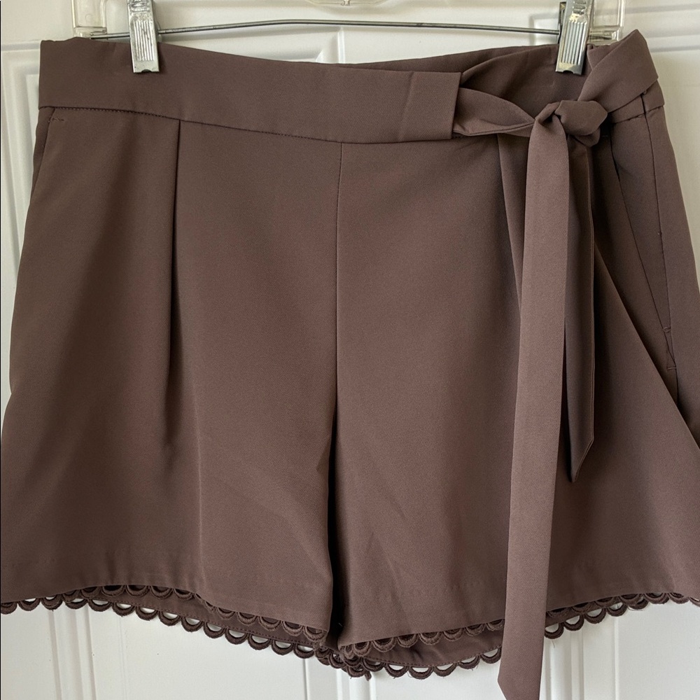 Banana Republic Brown Tie-Waist Scallop Hem Shorts